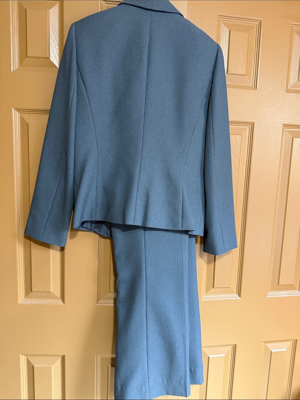 Tahari Gray Women's Tailored Blazer & Pant Suit - Picture 4 of 6
